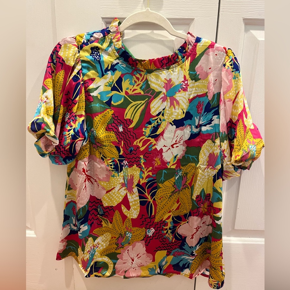 Jodifl NWT Boutique Floral Top Small